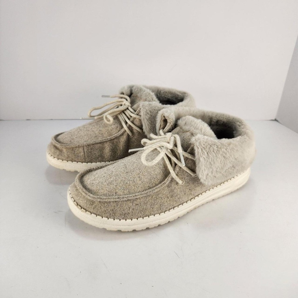 Hey Dude Women's Size 7 Gray Faux Fur Lined Lace Up Casual Shoes